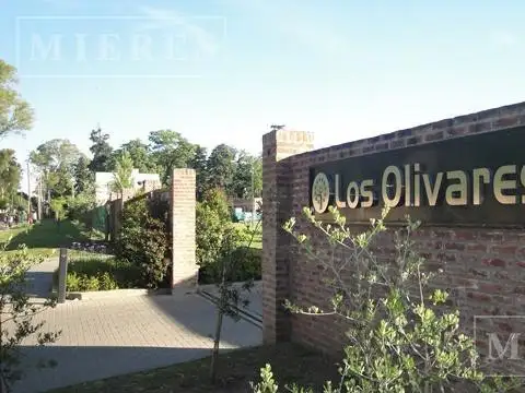 Lote de 340m² en venta en Los Olivares