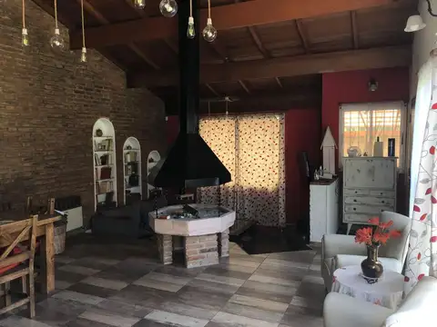 Casa en Alquiler Temporal en Barrio Parque Leloir, USD 3.600