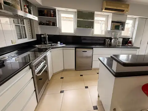 Depto Tipo Casa en Venta de 4 ambientes
