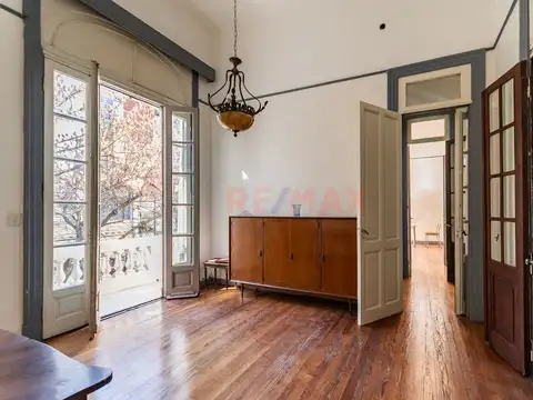 Depto Tipo Casa en Venta en Flores, USD 210.000