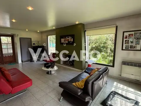 Casa en Alquiler con 2 cocheras