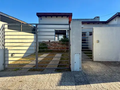 departamento duplex 3 ambientes en venta en lujan planta baja con patio y cochera apto credito