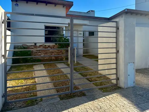 departamento duplex 3 ambientes en venta en lujan planta baja con patio y cochera apto credito