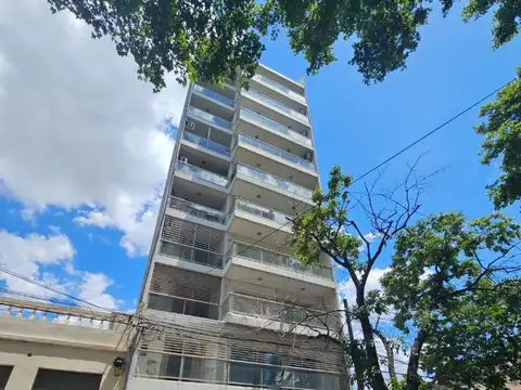 LUMINOSO MONOAMBIENTE CON BALCÓN