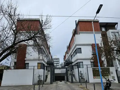 Carlos Pellegrini 100