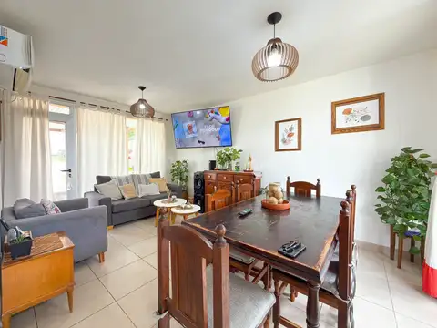 CASA DE DOS PLANTAS EN VENTA - B PROCREAR TANDIL