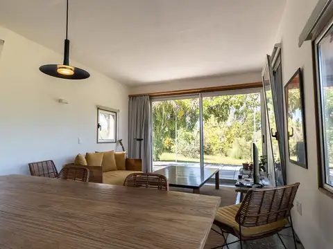 Casa 2 ambientes con 1 baño