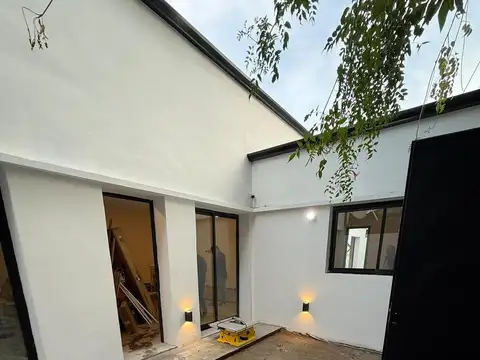 Venta de PH 2 dormitorios y escritorio en pozo en la plata.