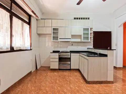 Depto Tipo Casa en Venta 50 años