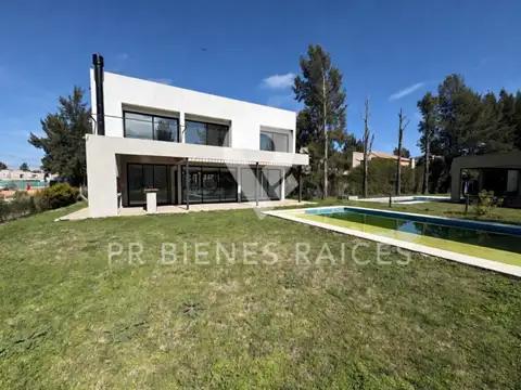 Casa en Venta en El Principado Ciudad Náutica