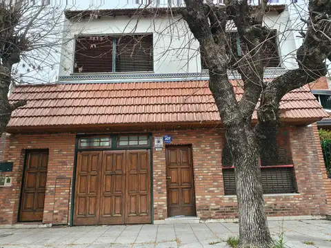 Casa en venta 2 plantas jardin quincho APTO CREDITO