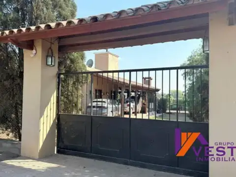 Casa 5 ambientes con 1 baño