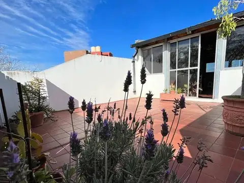 Depto Tipo Casa en Venta de 2 ambientes