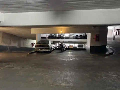 Cochera en venta en Belgrano - 1er piso - Edificio garage