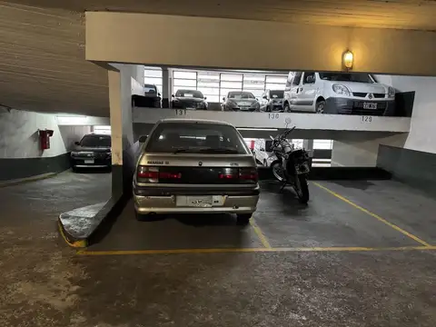 Cochera en venta en Belgrano - 1er piso - Edificio garage