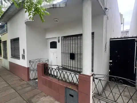 Casa en Alquiler con 1 cochera