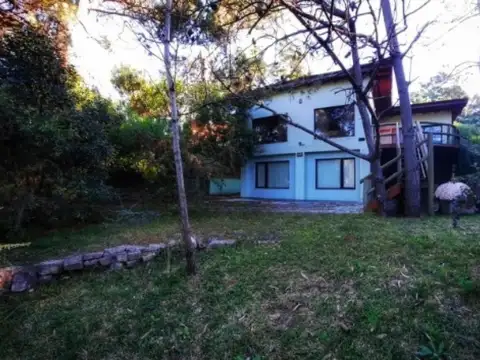 Casa en venta - 4 Dormitorios 2 Baños - Mar de las Pampas
