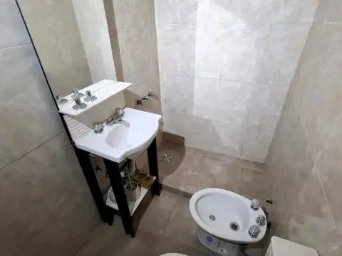 LOCAL COMERCIAL EN AVENIDA