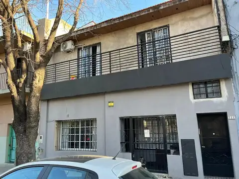 Departamento tipo casa en venta en Floresta Norte
