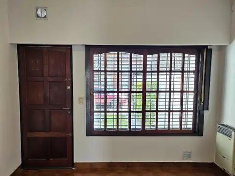 Depto Tipo Casa en Venta en Haedo, USD 140.000