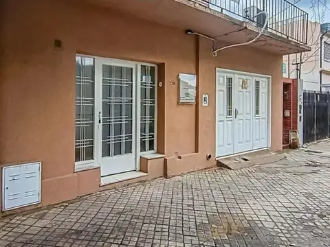 CASA 2 DORMITORIOS BARRIO AZCUENAGA