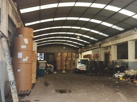 Depósito - Galpón Industrial de 2.400 m2.  en Wilde - ALQUILER