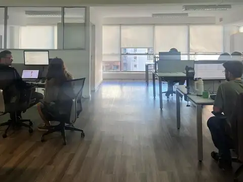 Oficina en Alquiler con 1 cochera