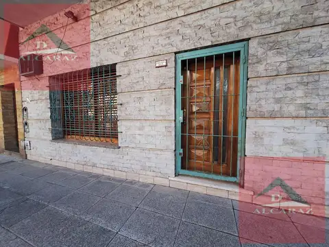 Depto Tipo Casa en Venta 50 años
