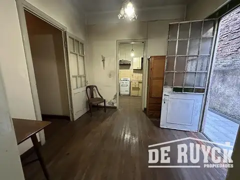 Local con vivienda, a pasos bajo nivel, facil acceso a autopista