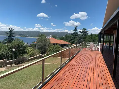 Casa 7 ambientes con 3 baños