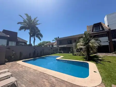 Casa 4 AMBIENTES EN VENTA EN Barrio Alemán - MARTINEZ
