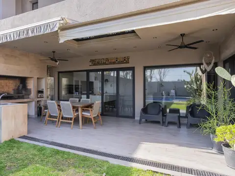 Casa en Venta en Martínez Fleming / Panamericana, USD 930.000