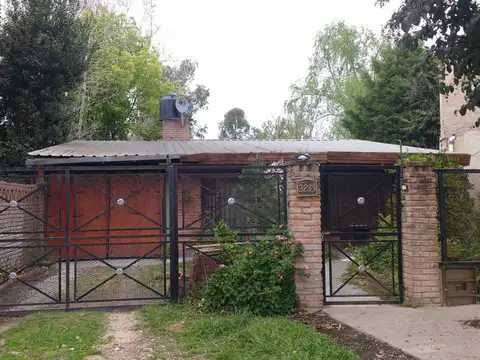 Arturo Jauretche e/ 19 y 19 B