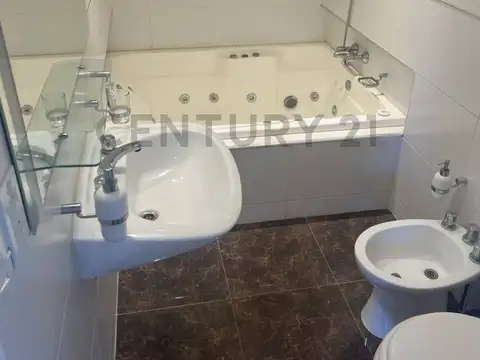 ALQUILER Departamento 3 dormitorios