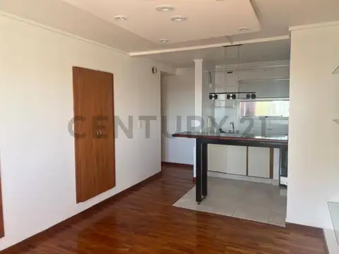 Av.7 entre 43 y Pza. Italia 500, Piso 12