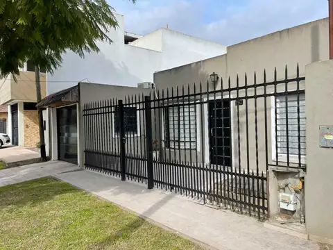 Casa a la venta de 3 dormitorios en Ringuelet