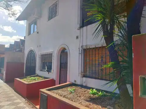 Casa en venta - 3 Dormitorios 2 Baños - Monte Grande