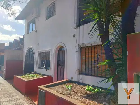 Casa en venta - 3 Dormitorios 2 Baños - Monte Grande