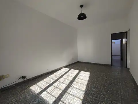 Depto Tipo Casa en Venta en Moron Sur, USD 56.000