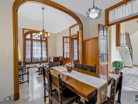 Villa Crespo: PH 7 amb c/ entrada ind., patio con parrilla y cochera