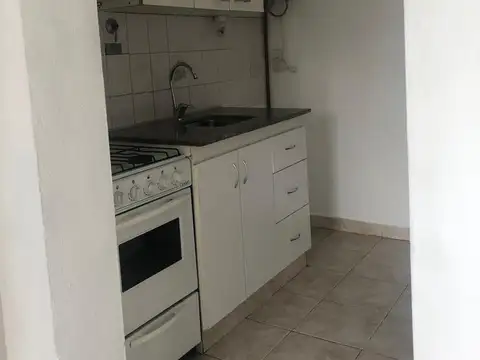 Dpto 2 amb- Fte-Balcón-Venta- Bajas expensas-Lanús