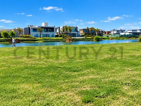 Terreno en Venta 28  mts Fondo