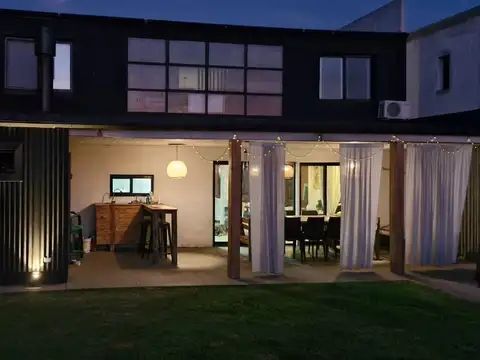 Blvd. de Todos los Santos 4300, B1622 Dique Luján, Provincia de Buenos Aires, Argentina 4300