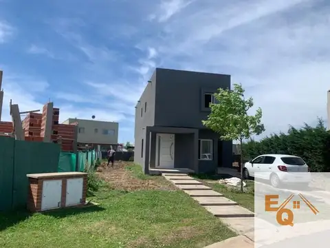 Casa en Alquiler de 3 dormitorios