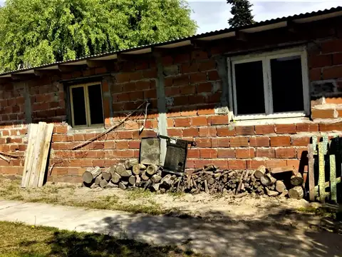 Casa 4 ambientes con 1 baño