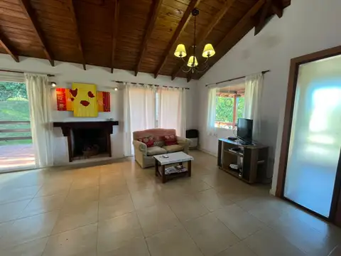 Casa 3 ambientes con 2 baños