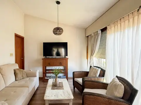 Casa en venta de 4 dormitorios c/ cochera en Barra de Carrasco