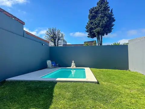 Venta Casa 4 ambientes Boulogne con pileta y jardin