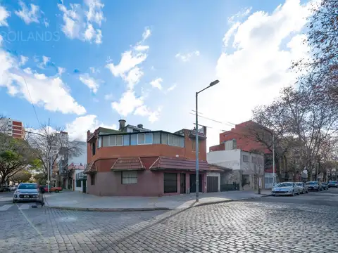 OPORTUNIDAD VENTA CASA EN ESQUINA 7 AMBIENTES USO COMERCIAL O VIVIENDA COCHERA TERRAZA VILLA URQUIZA
