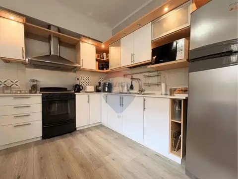 CASA 5 AMB EN VENTA EN DEVOTO CON PILETA Y SUITE